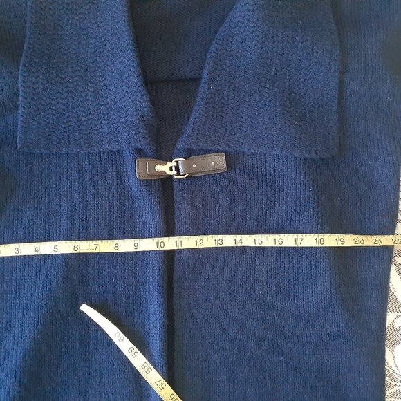 One A Sweater Vest - Picture 12 of 14